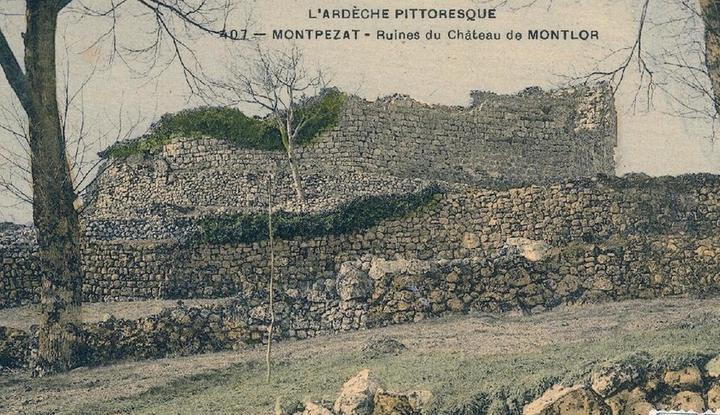 Ancienne carte postale des ruines du Château de Montlaur ©mairiemontpezatsousbauzon